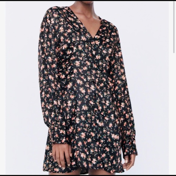 NEW Zara Floral Print Mini Dress W Ruched Waist - Picture 2 of 7